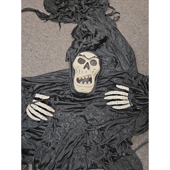 Hyde & Eek Boutique Other - Hyde & Eek Flowing Hanging X-Large Ghoul 15' 8" Halloween Drape Decor